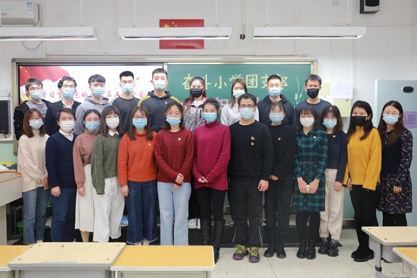 团员合影 (2).jpg