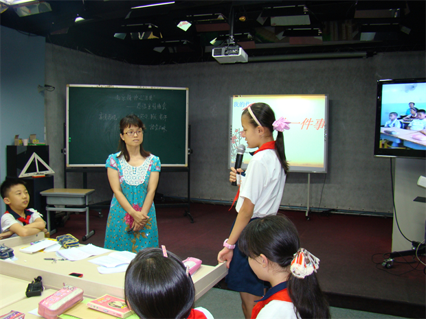 5.2012年程京岑老师与护国寺小学开展远程联合班会.jpg