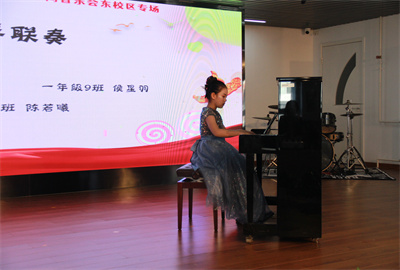 二3班 陈若曦《菊次郎的夏天》.jpg