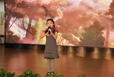 二7班 唐米洱独唱《歌唱二小放牛郎》.jpg