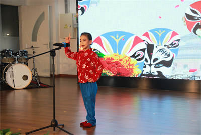 一7班 高宁玟京剧《红灯记》选段.jpg