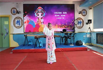 图片12 京剧《凤还巢》 (1).jpg