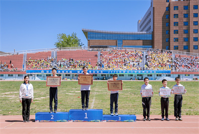 五年级颁奖.jpg